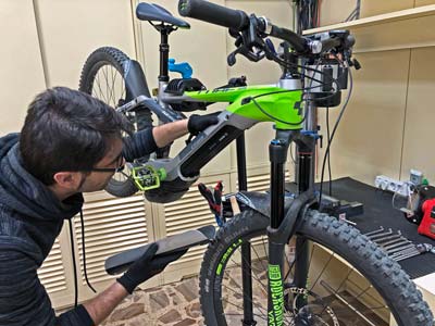 taller de reparacion de bicicletas electricos